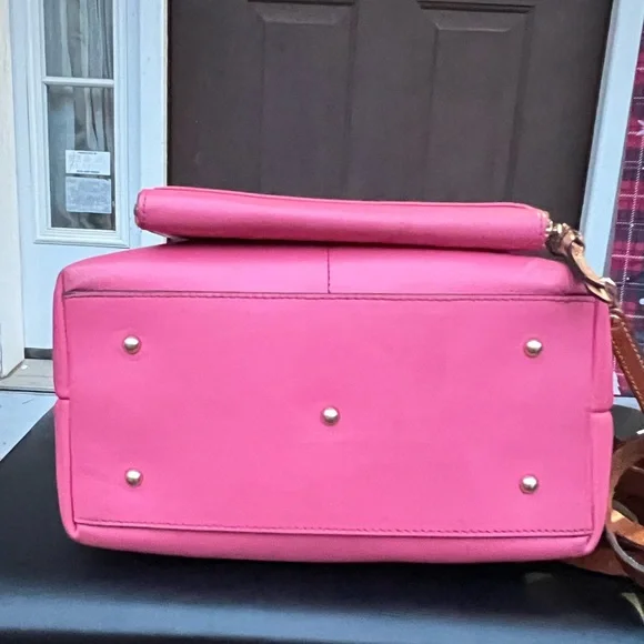 DOONEY AND BOURKE SET OF DAWSON PINK PURSE AND WRISTLET - Picture 9 of 15